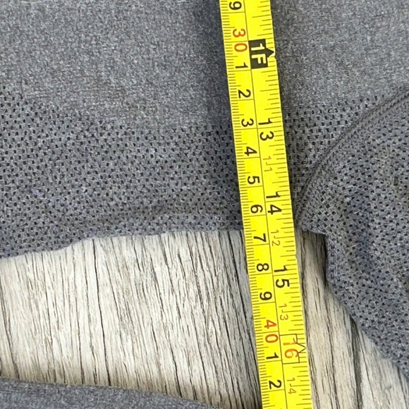 Lululemon Textured Long Sleeve Athletic Shirt Sz 6 - Picture 10 of 10